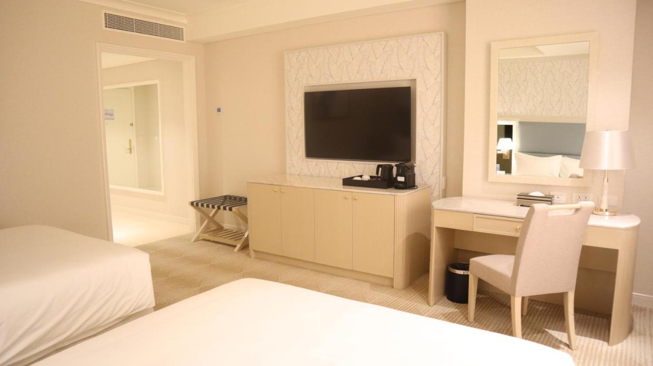 Royce Hotel & Casino Clark Field Ngoại thất bức ảnh