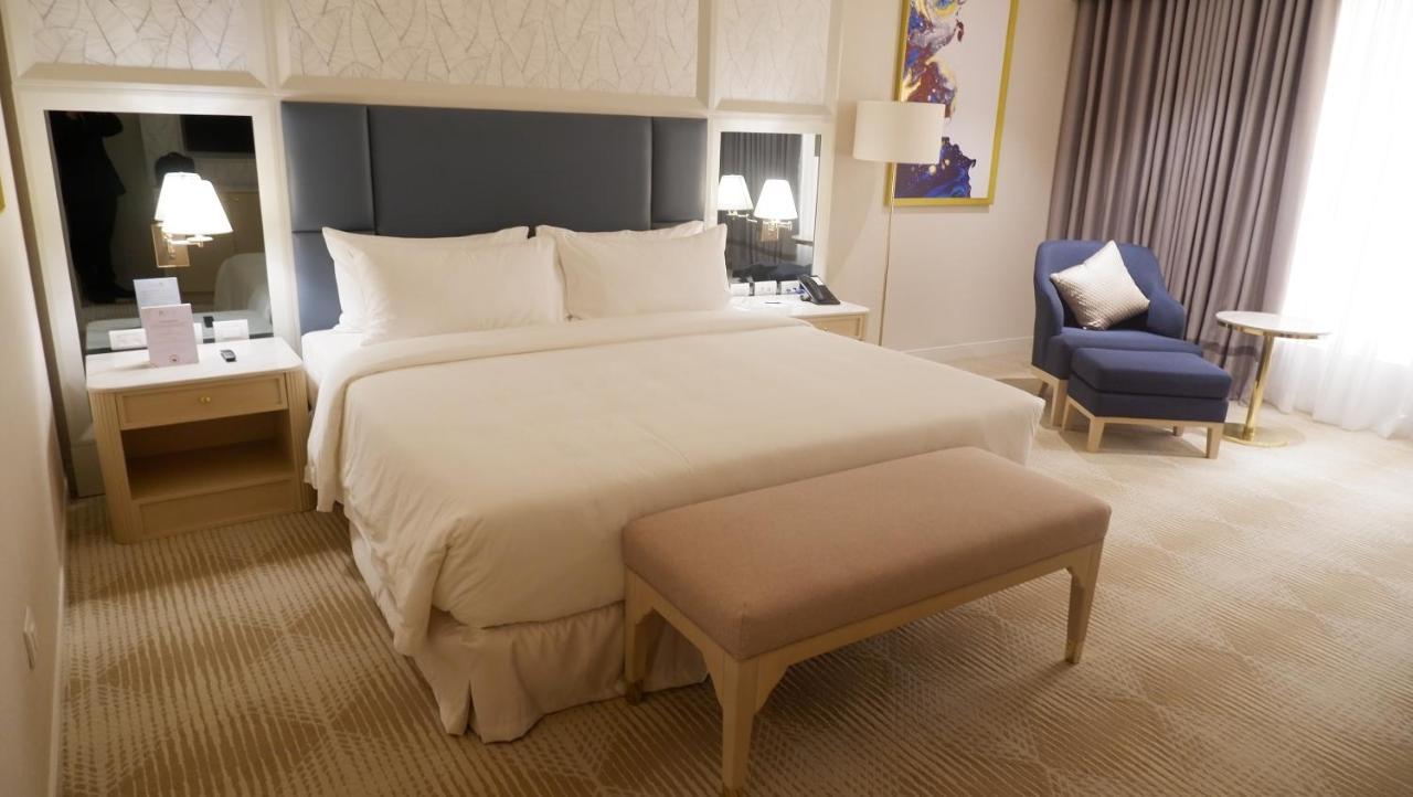 Royce Hotel & Casino Clark Field Ngoại thất bức ảnh