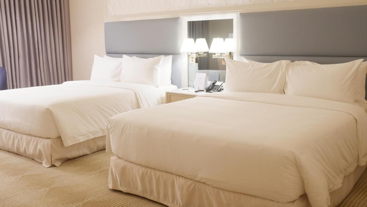 Royce Hotel & Casino Clark Field Ngoại thất bức ảnh