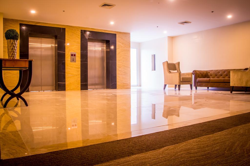 Royce Hotel & Casino Clark Field Ngoại thất bức ảnh