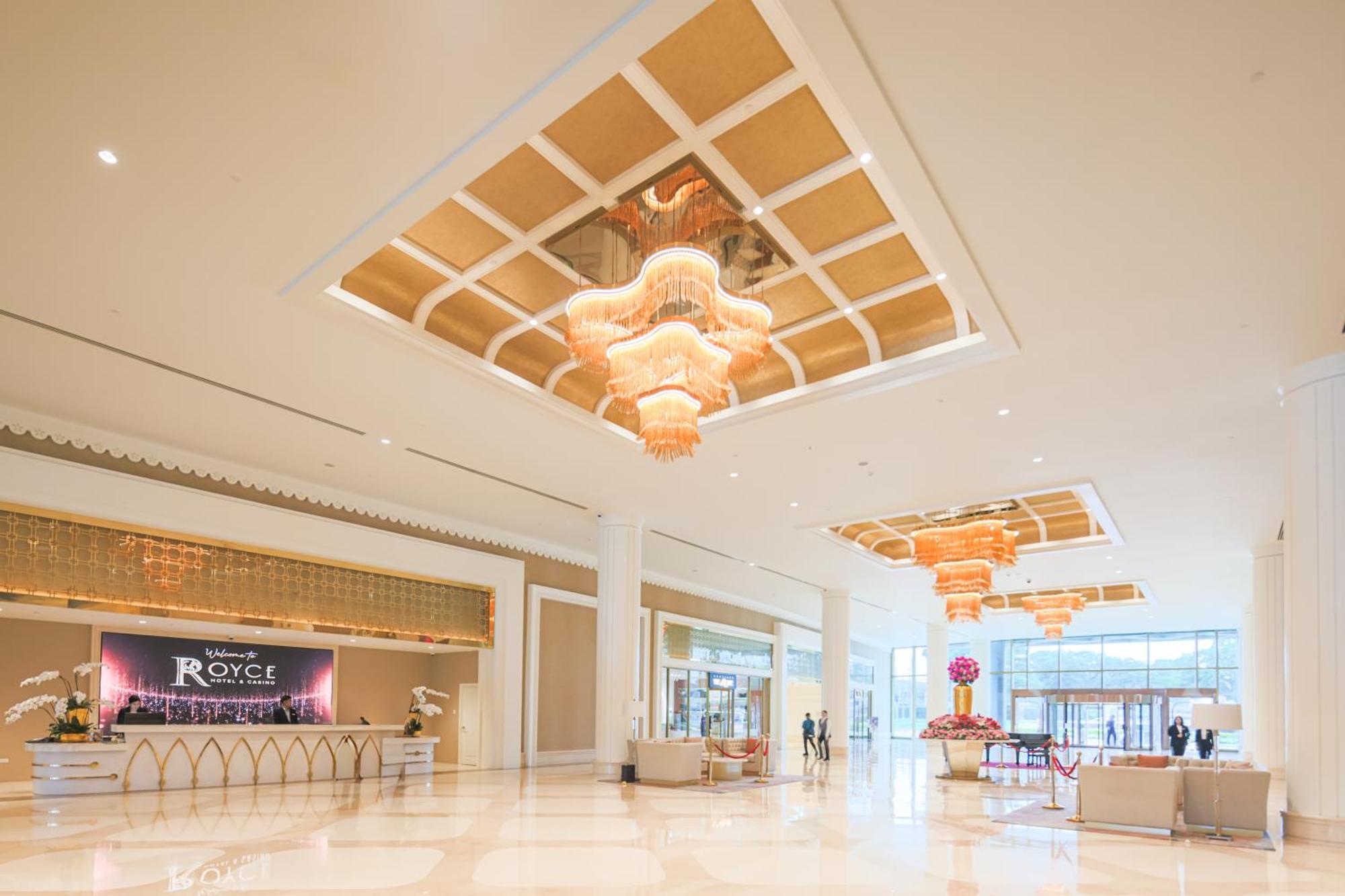 Royce Hotel & Casino Clark Field Ngoại thất bức ảnh