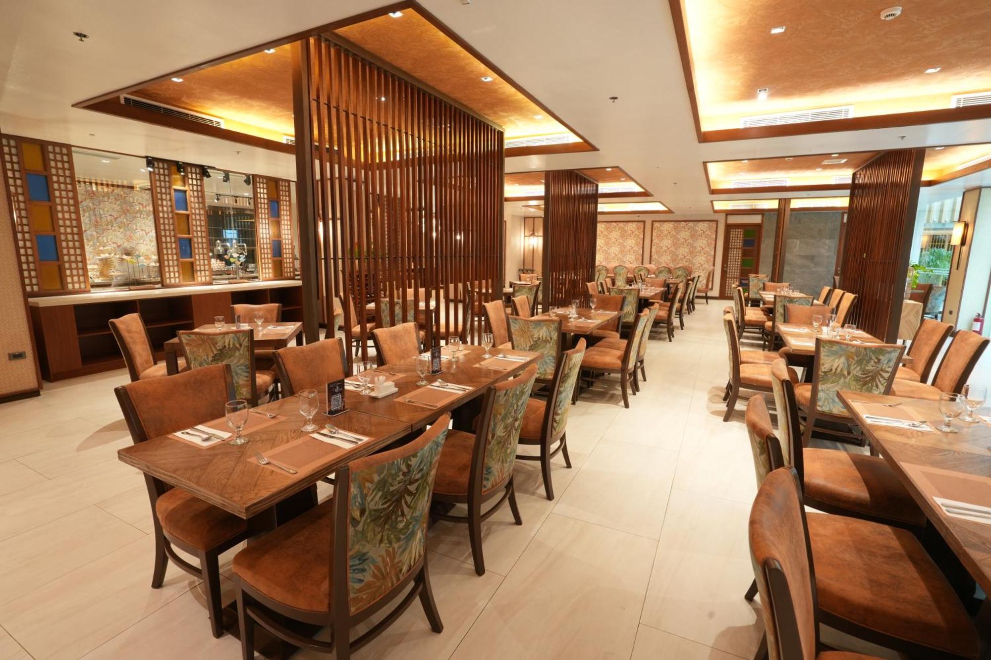Royce Hotel & Casino Clark Field Ngoại thất bức ảnh