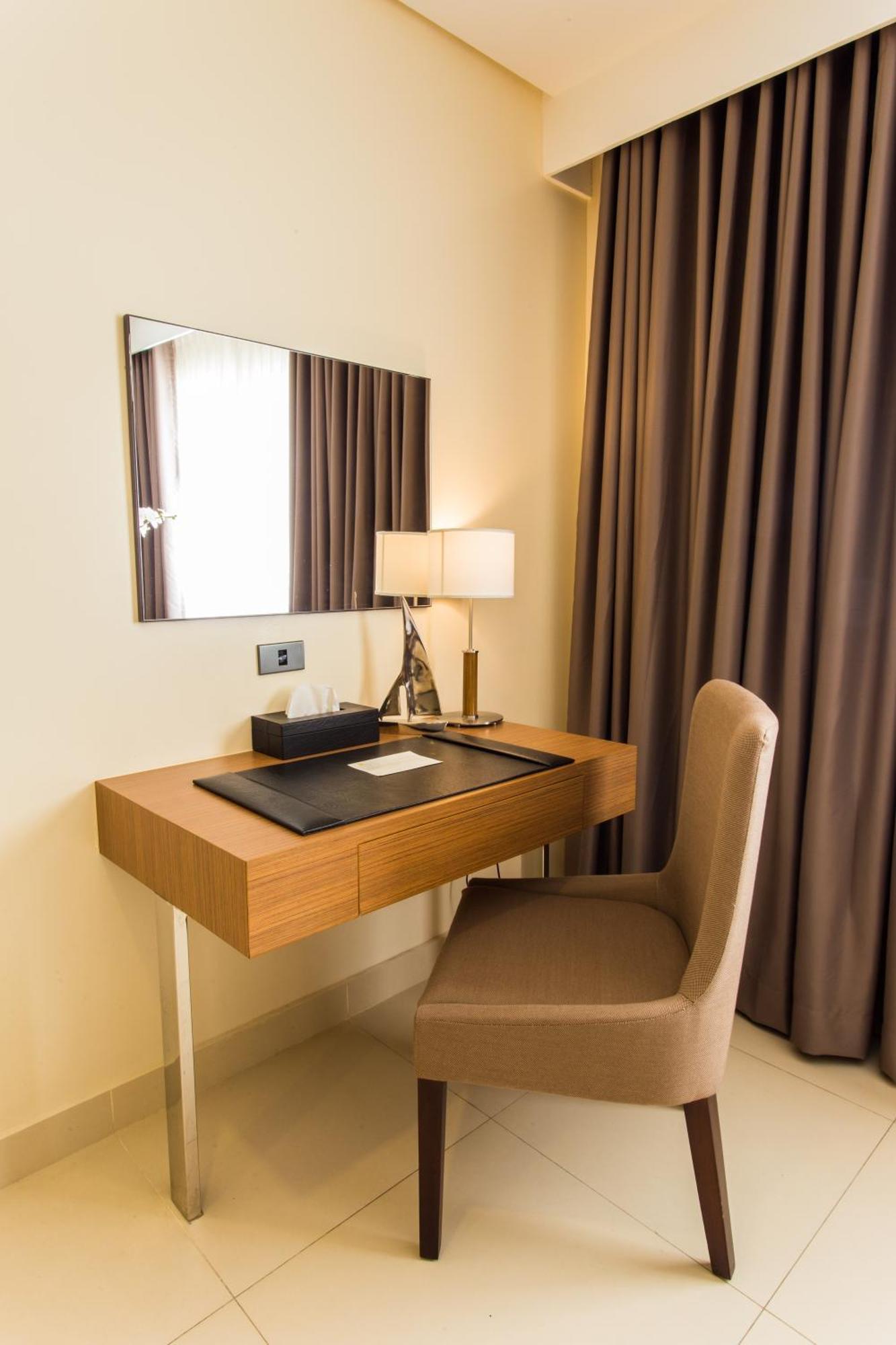Royce Hotel & Casino Clark Field Ngoại thất bức ảnh
