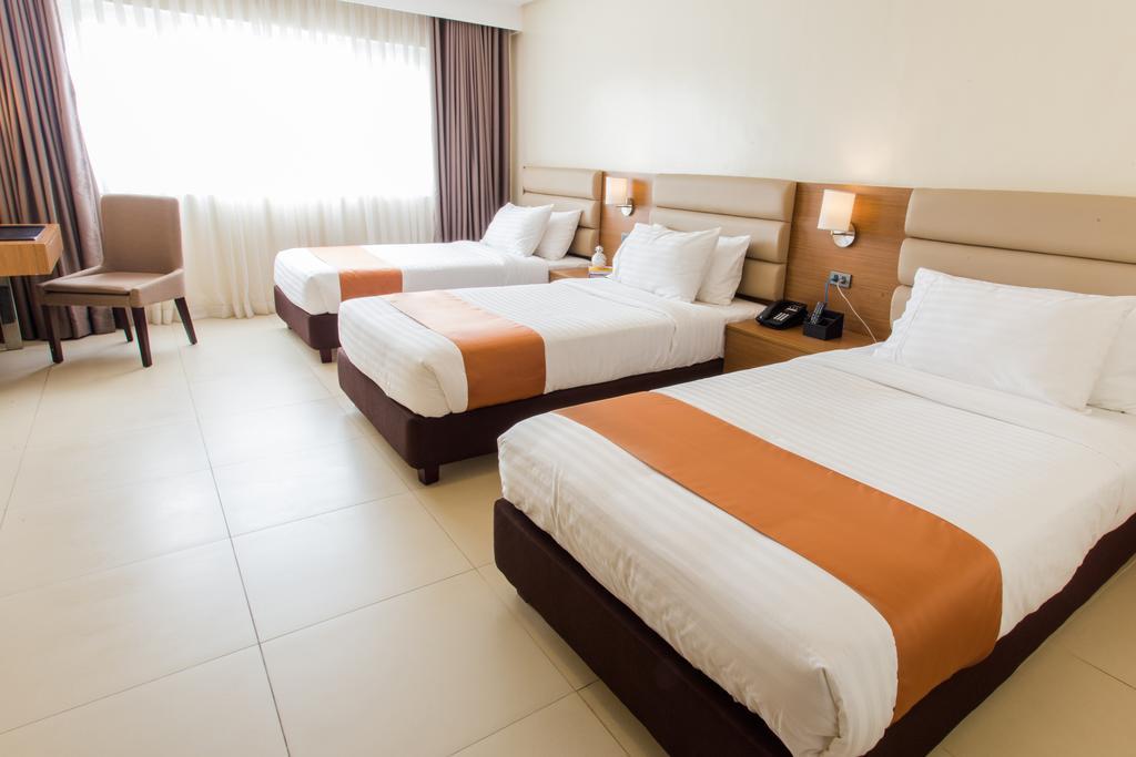Royce Hotel & Casino Clark Field Ngoại thất bức ảnh