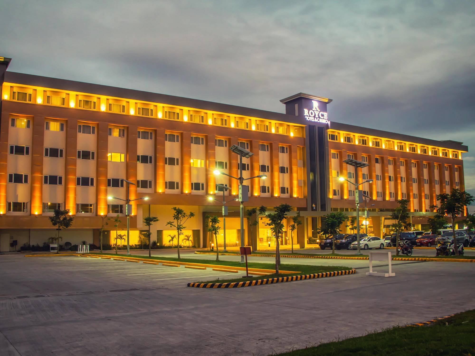 Royce Hotel & Casino Clark Field Ngoại thất bức ảnh