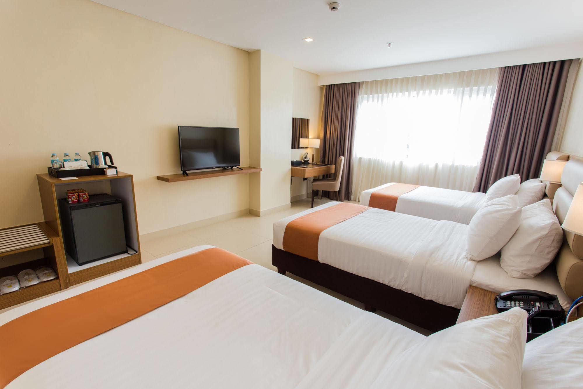 Royce Hotel & Casino Clark Field Ngoại thất bức ảnh