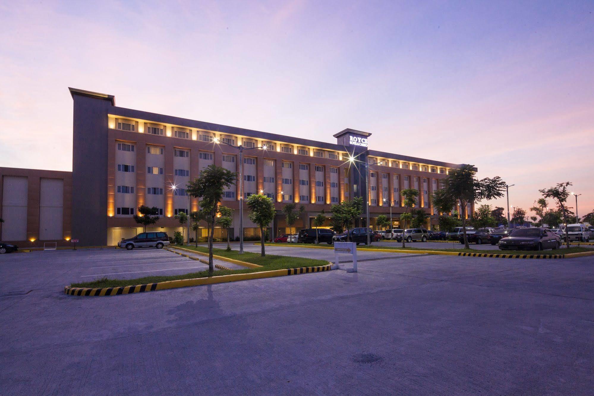 Royce Hotel & Casino Clark Field Ngoại thất bức ảnh
